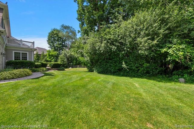 937 Mitchell Court, Bloomfield Hills, MI 48304
