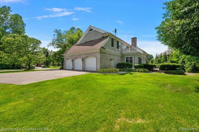 937 Mitchell Court, Bloomfield Hills, MI 48304