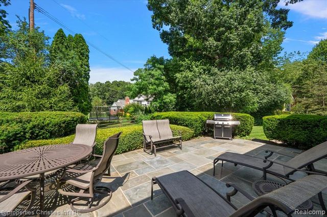 937 Mitchell Court, Bloomfield Hills, MI 48304