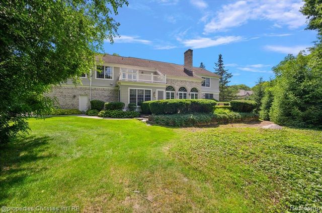 937 Mitchell Court, Bloomfield Hills, MI 48304