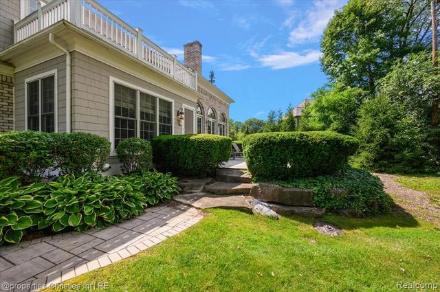 937 Mitchell Court, Bloomfield Hills, MI 48304