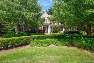 937 Mitchell Court, Bloomfield Hills, MI 48304