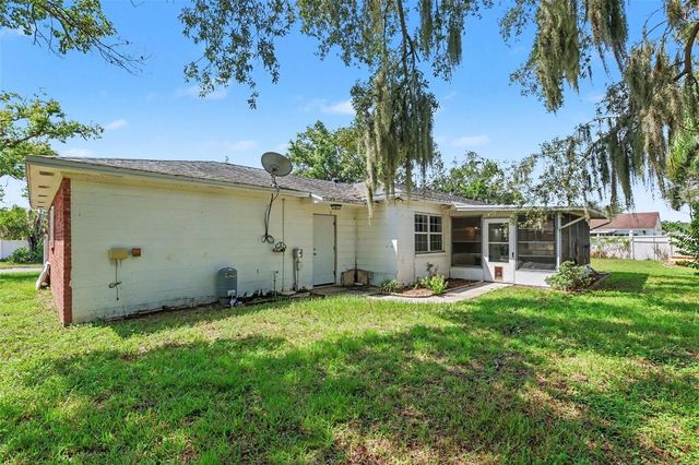 2265 VILLAGE COURT, Brandon, FL 33511