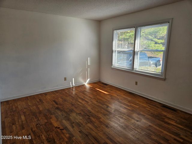 1859 N Kerr Avenue, Wilmington, NC 28405