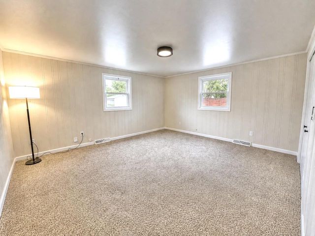 564 OAK STREET, Neenah, WI 54956