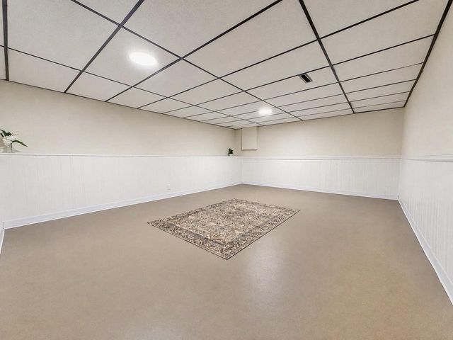 564 OAK STREET, Neenah, WI 54956