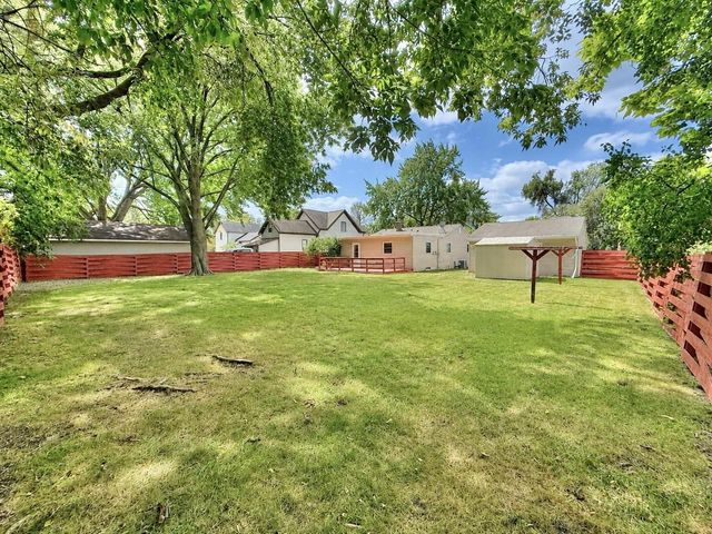 564 OAK STREET, Neenah, WI 54956