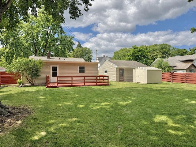 564 OAK STREET, Neenah, WI 54956