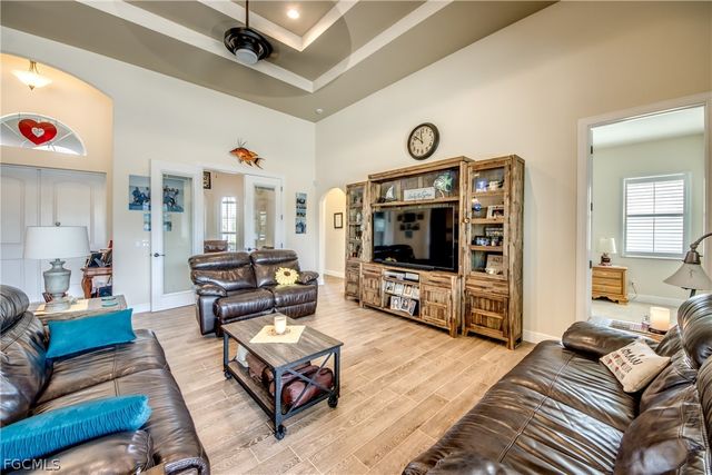 2736 Miracle PKWY, Cape Coral, FL 33914