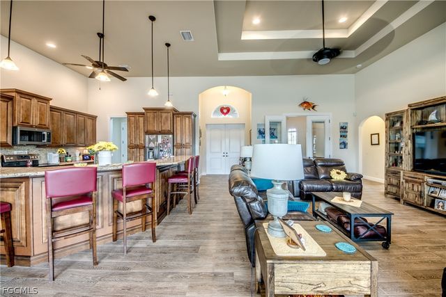 2736 Miracle PKWY, Cape Coral, FL 33914