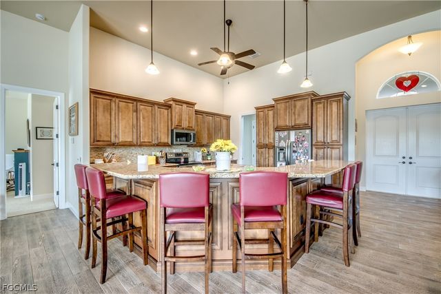 2736 Miracle PKWY, Cape Coral, FL 33914