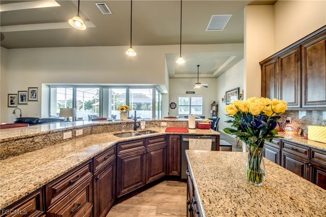 2736 Miracle PKWY, Cape Coral, FL 33914