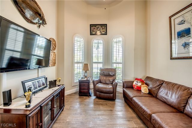 2736 Miracle PKWY, Cape Coral, FL 33914