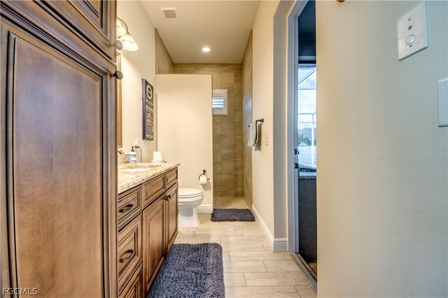 2736 Miracle PKWY, Cape Coral, FL 33914