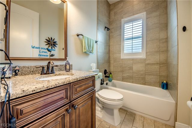 2736 Miracle PKWY, Cape Coral, FL 33914