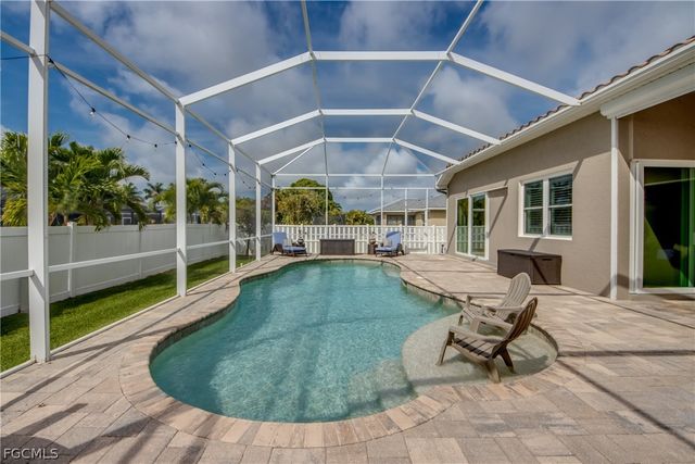 2736 Miracle PKWY, Cape Coral, FL 33914