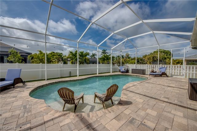 2736 Miracle PKWY, Cape Coral, FL 33914