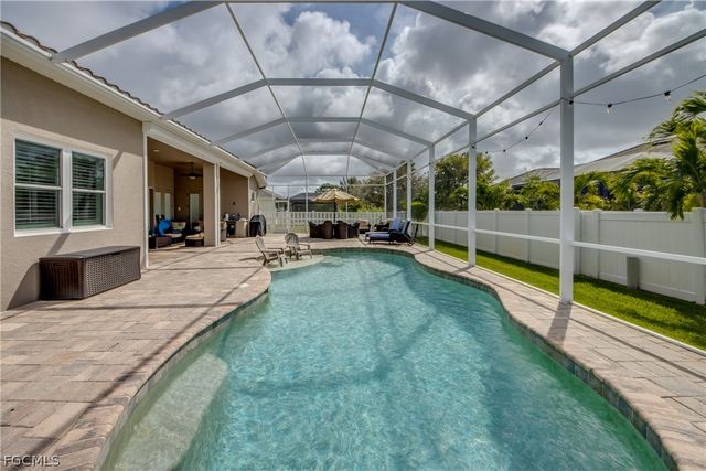 2736 Miracle PKWY, Cape Coral, FL 33914