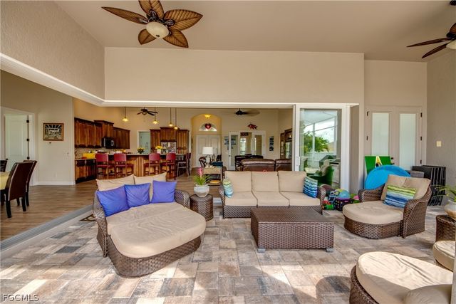 2736 Miracle PKWY, Cape Coral, FL 33914