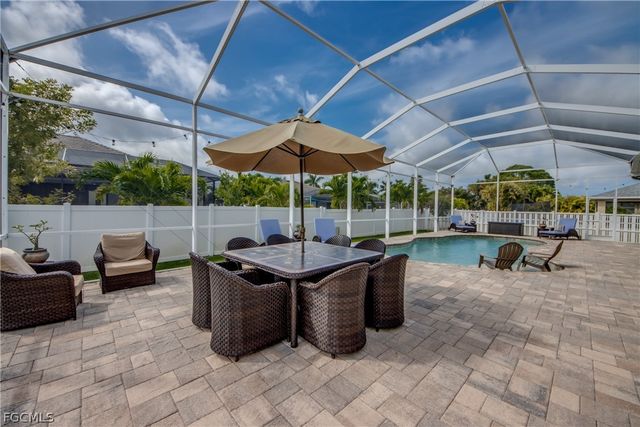 2736 Miracle PKWY, Cape Coral, FL 33914