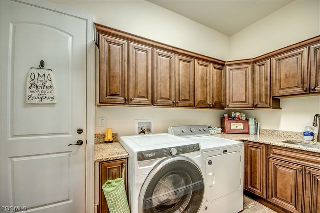 2736 Miracle PKWY, Cape Coral, FL 33914