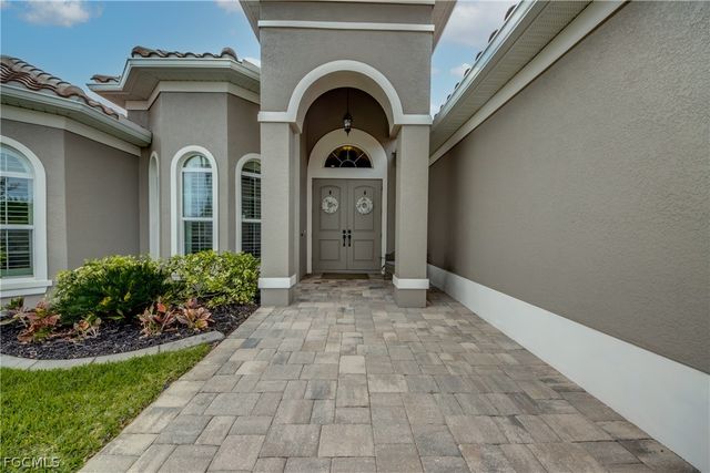 2736 Miracle PKWY, Cape Coral, FL 33914