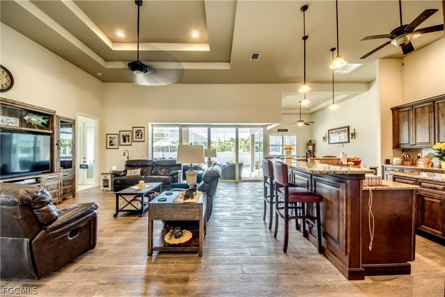 2736 Miracle PKWY, Cape Coral, FL 33914