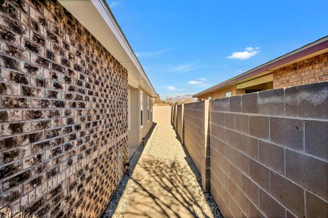 5216 Bogart Street NW, Albuquerque, NM 87120