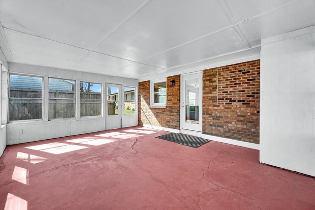 42 Harbord Drive, Bloomington, IL 61701