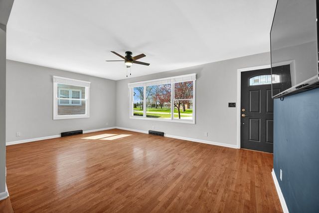 42 Harbord Drive, Bloomington, IL 61701