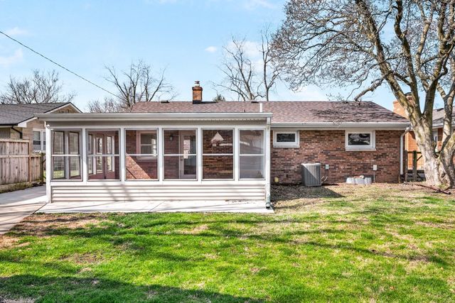 42 Harbord Drive, Bloomington, IL 61701