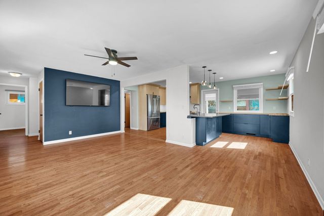 42 Harbord Drive, Bloomington, IL 61701