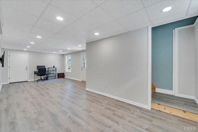 101 Charmwoods Dr, Moneta, VA 24121