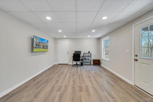 101 Charmwoods Dr, Moneta, VA 24121