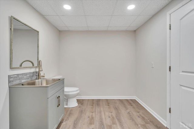 101 Charmwoods Dr, Moneta, VA 24121