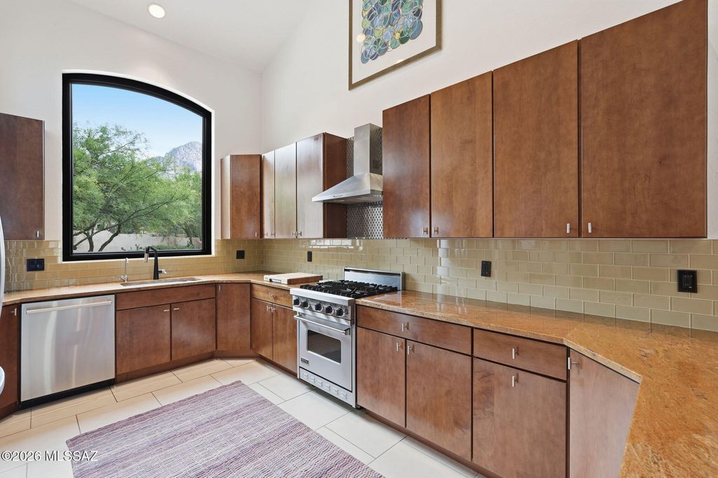 1361 E Sonoran Desert, Oro Valley, AZ 85737