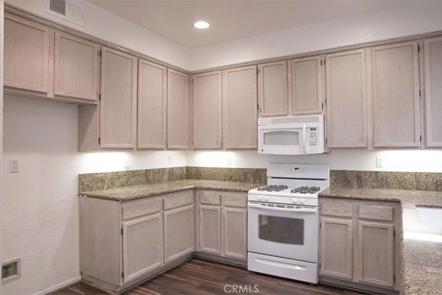 9124 Camphor Tree Court, Corona, CA 92883