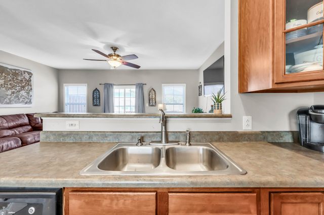 141 Turn Row Dr, Clarksville, TN 37043
