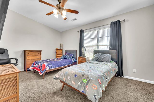 141 Turn Row Dr, Clarksville, TN 37043