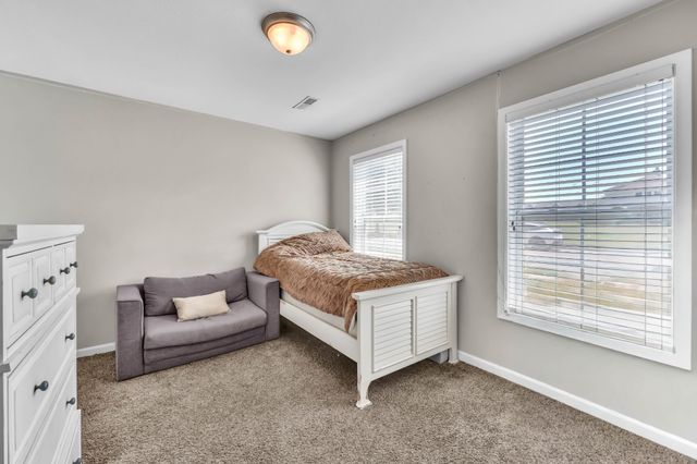141 Turn Row Dr, Clarksville, TN 37043