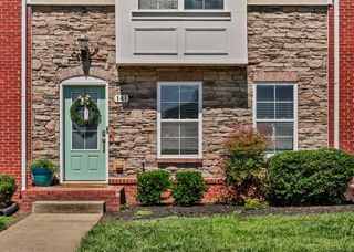 141 Turn Row Dr, Clarksville, TN 37043