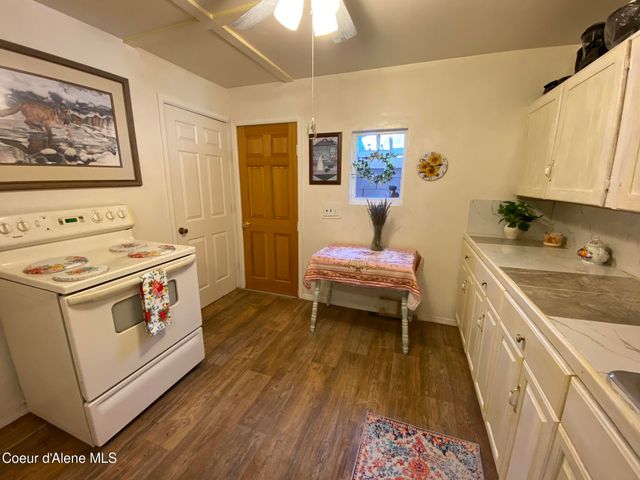 176 King St, Wallace, ID 83873