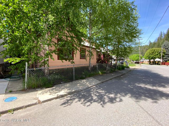176 King St, Wallace, ID 83873