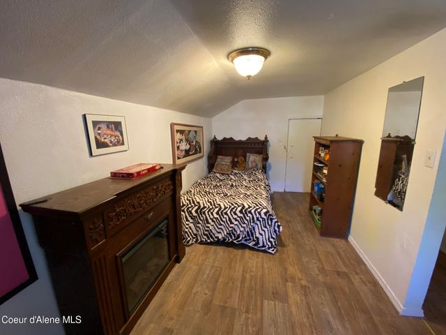 176 King St, Wallace, ID 83873