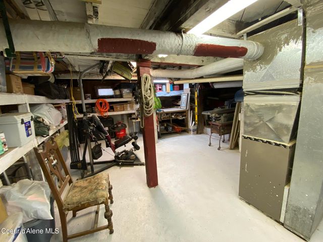 176 King St, Wallace, ID 83873