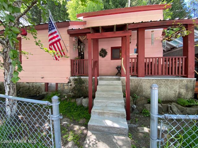 176 King St, Wallace, ID 83873