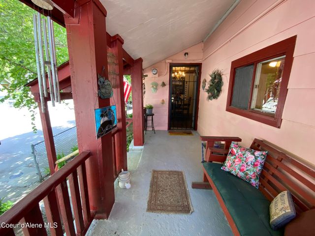 176 King St, Wallace, ID 83873