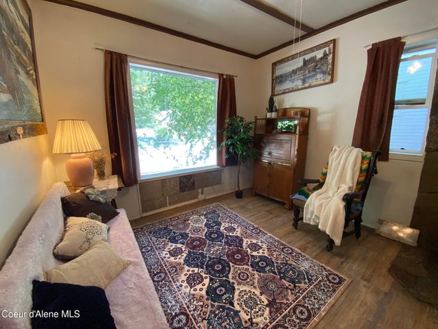 176 King St, Wallace, ID 83873