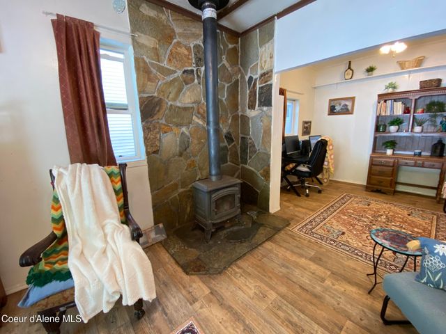 176 King St, Wallace, ID 83873