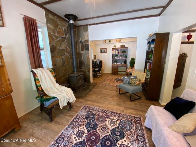 176 King St, Wallace, ID 83873